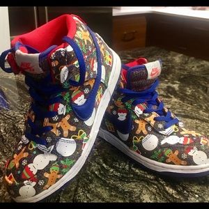 Nike SB  Christmas ugly sweater tennis shoes